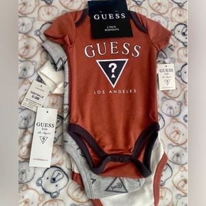 Guess 3pk onesie set (0-3m) NWT